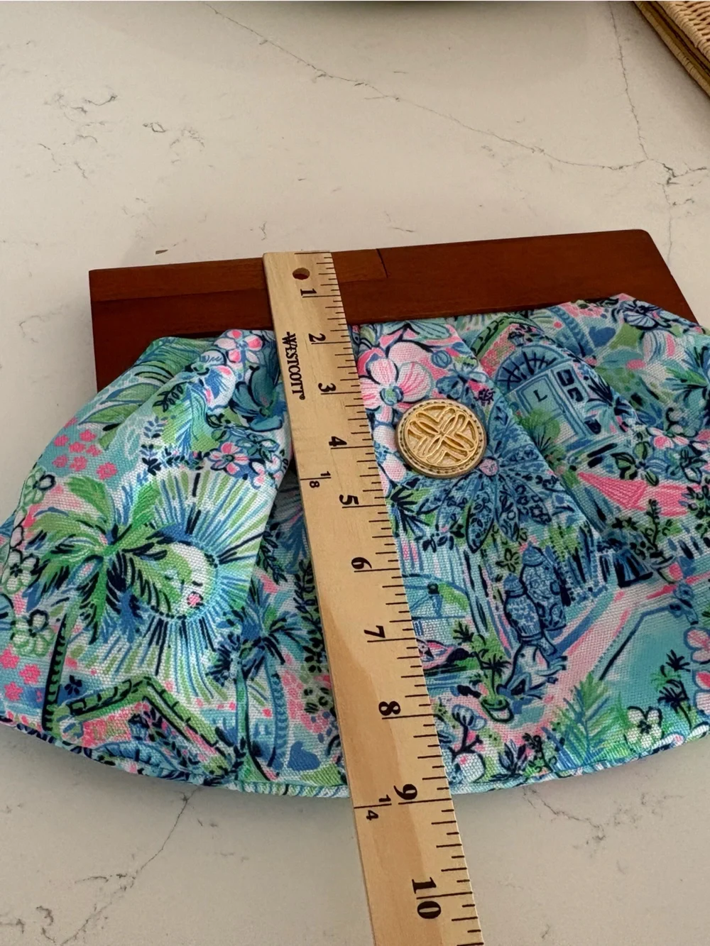 Lilly Pulitzer Bermuda Bag Snap Clutch In Lilly's House Print W/ wooden handles